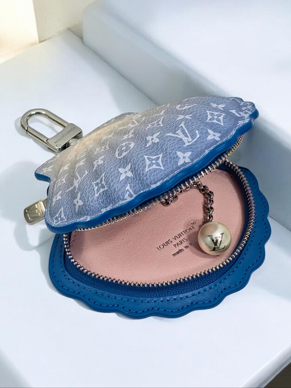 Louis Vuitton Limited Edition Monogram Shell Bag Charm Coin Purse - Picture 15 of 16